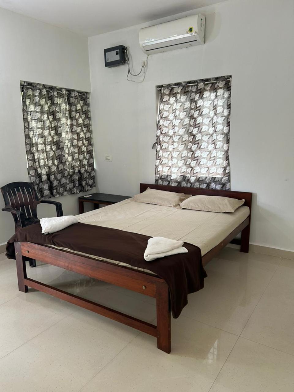 Hare Krishna Hotel อารัมบล ภายนอก รูปภาพ